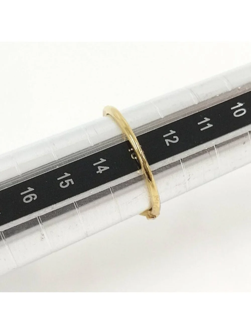 Dior product scratches
